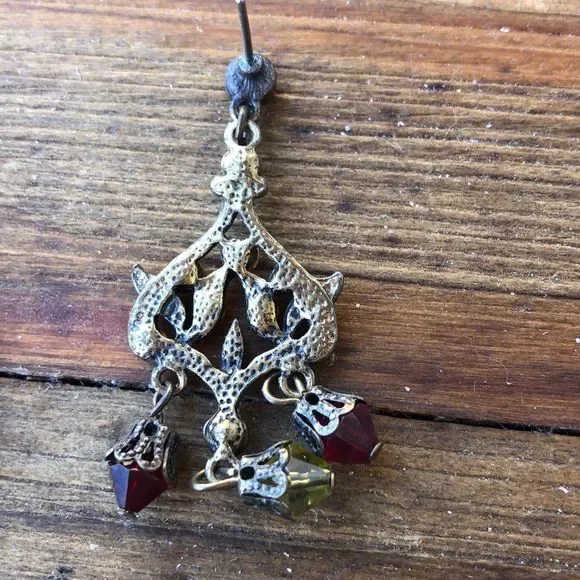 ANTHROPOLOGIE Purple & Deep Red Antique Gold Tone Chandelier Drop Earrings! EUC - Picture 9 of 9